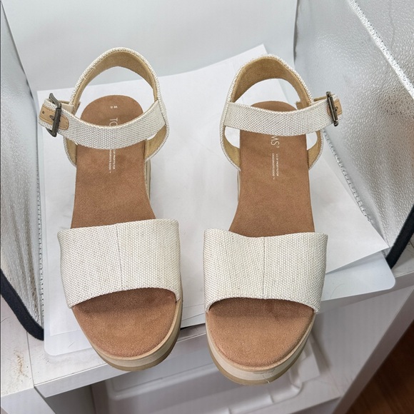 TOMS WEDGE CANVAS RUBBER SANDALS WOMENS SIZE 8. LIKE NEW - Picture 16 of 16